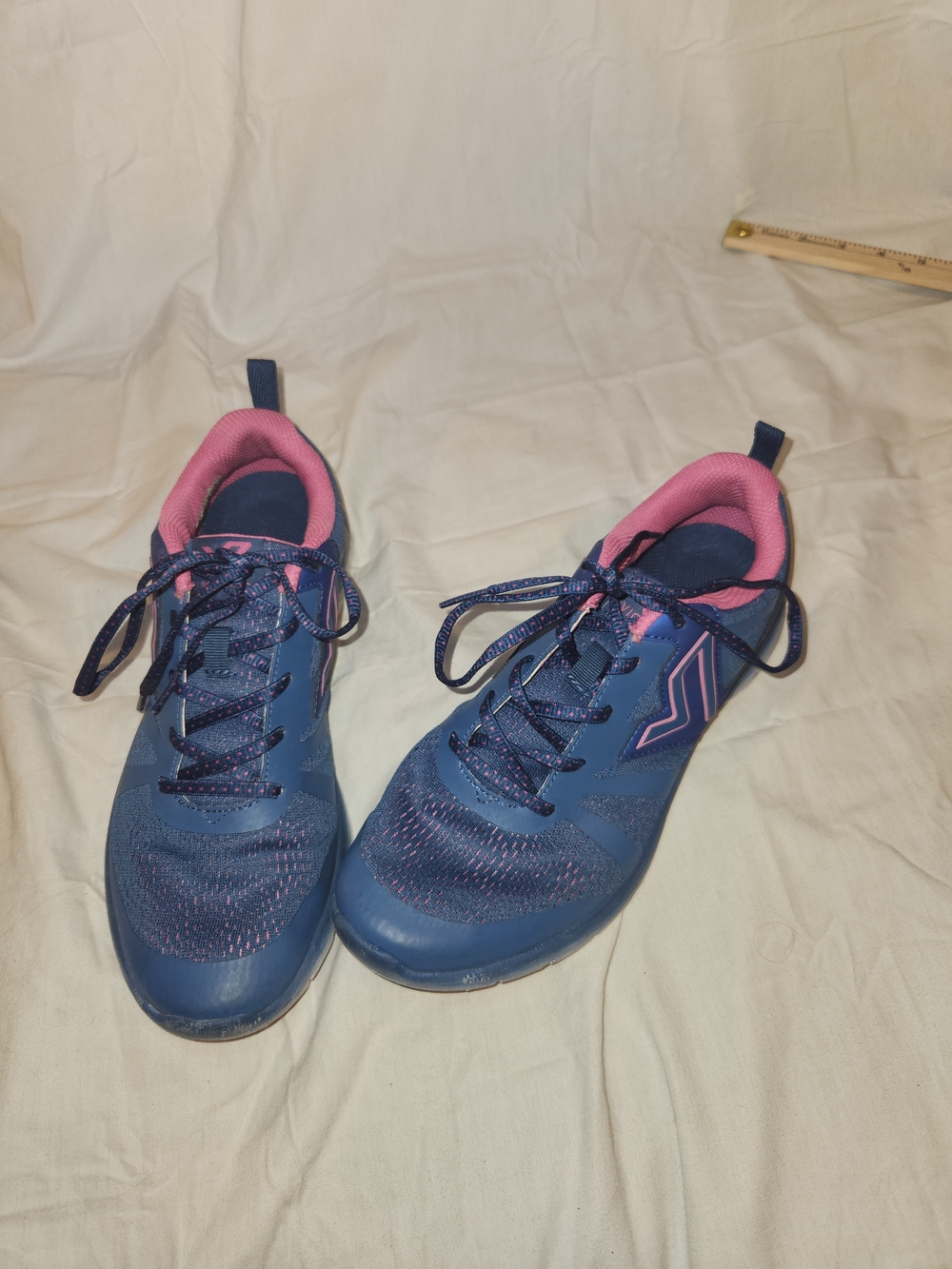 Vionic 335 Miles Navy and Pink Athletic Sneakers 9.5